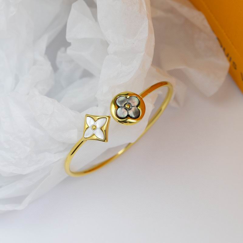 LV Bracelet 04yxh61 (5)