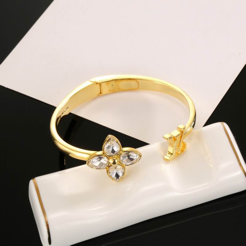 LV Bracelet 04yxh62 (4)