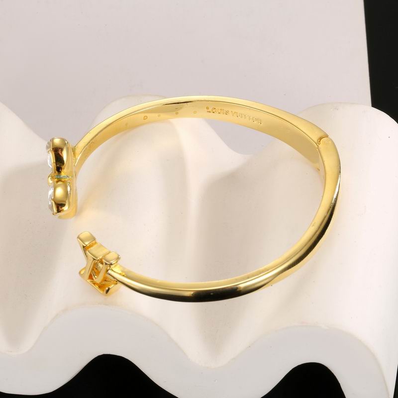 LV Bracelet 04yxh62 (5)