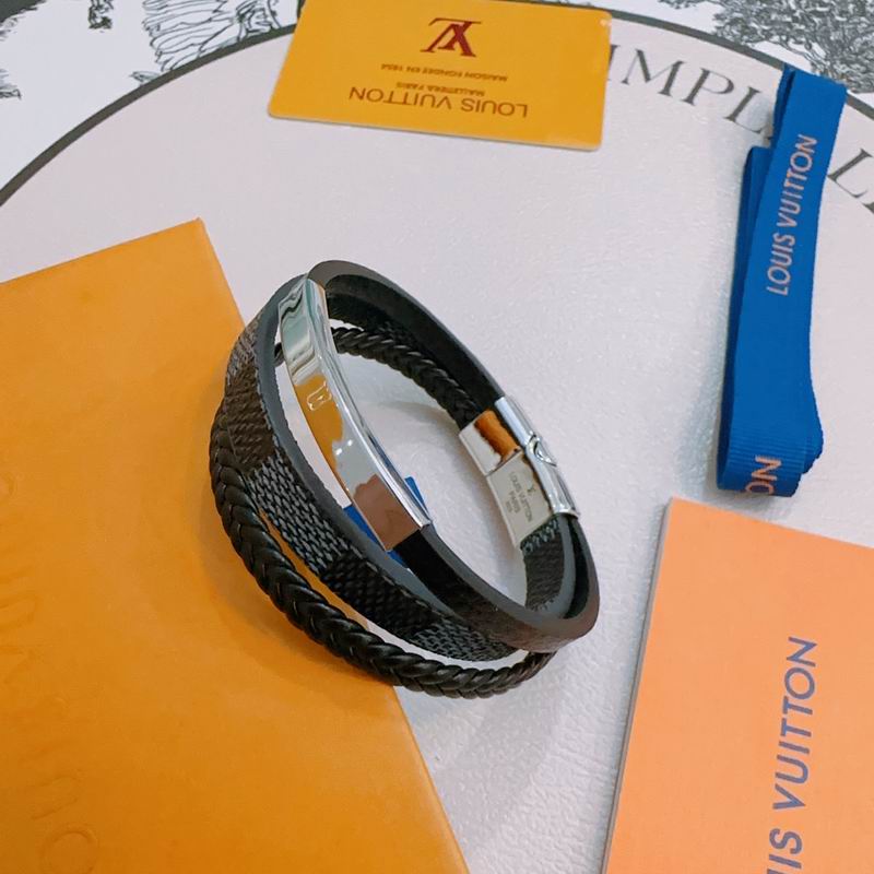 LV Bracelet 04yxh65 (4)