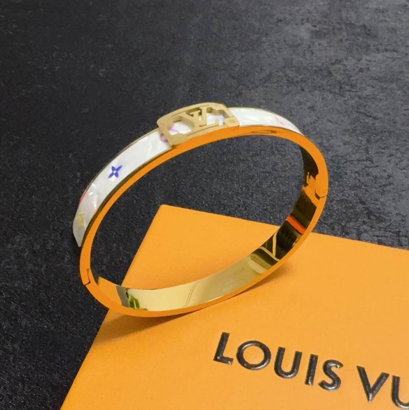 LV Bracelet 04yxh68 (1)