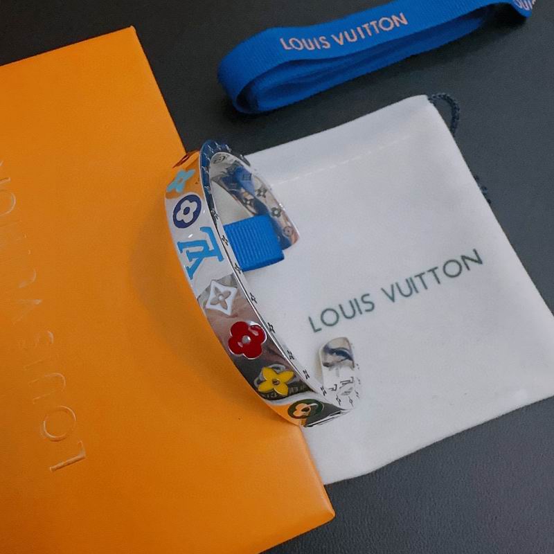 LV Bracelet 04yxh69 (2)