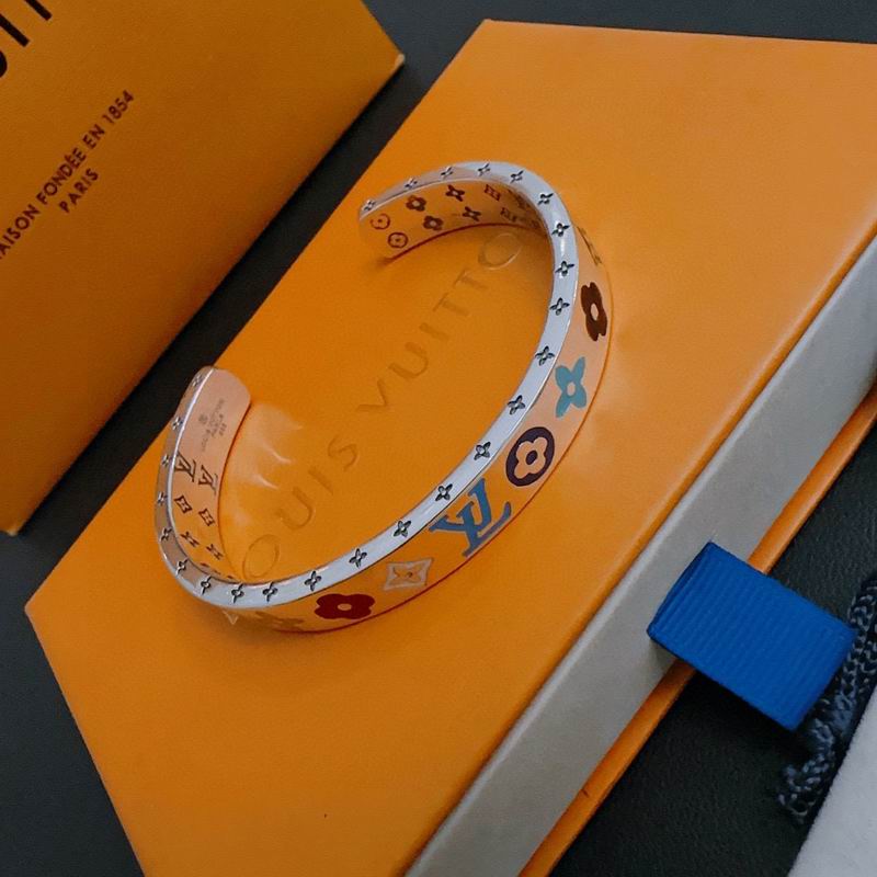 LV Bracelet 04yxh69 (3)