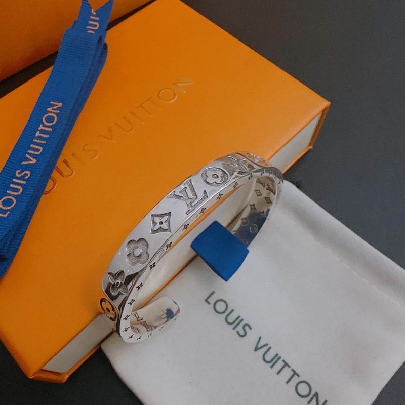 LV Bracelet 04yxh70 (6)