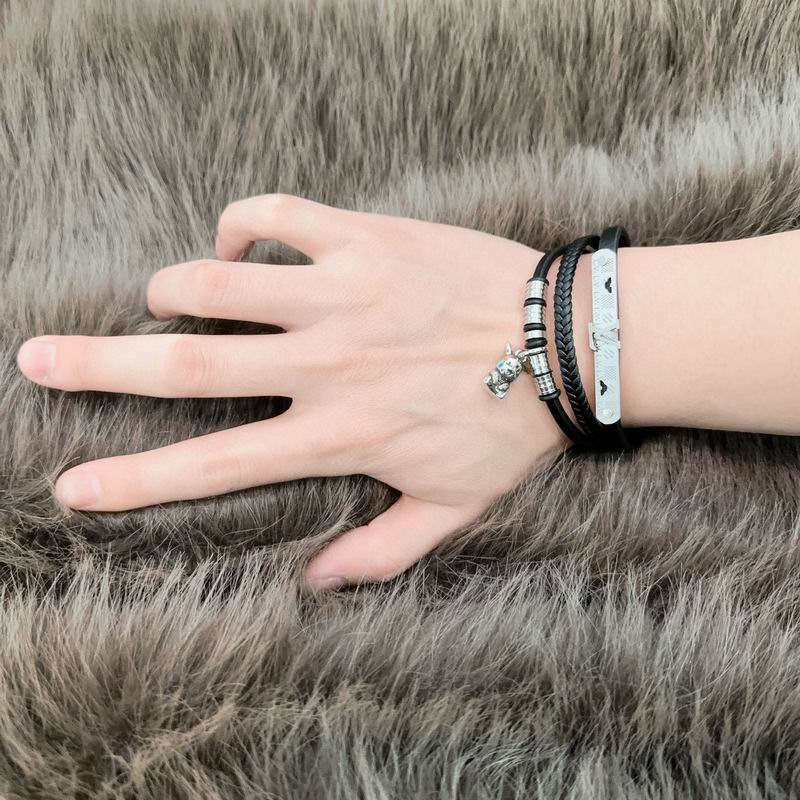 LV Bracelet 04yxh72 (5)
