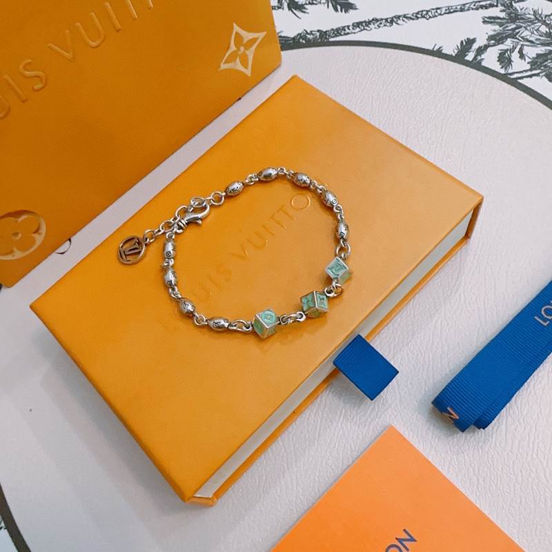 LV Bracelet 04yxh74 (3)