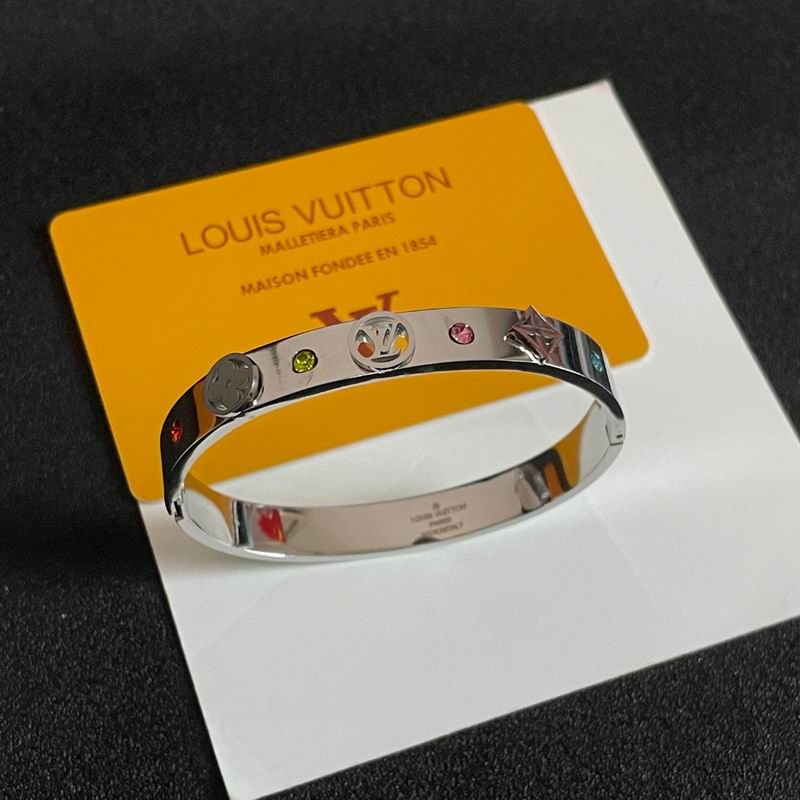 LV Bracelet 04yxh75 (7)