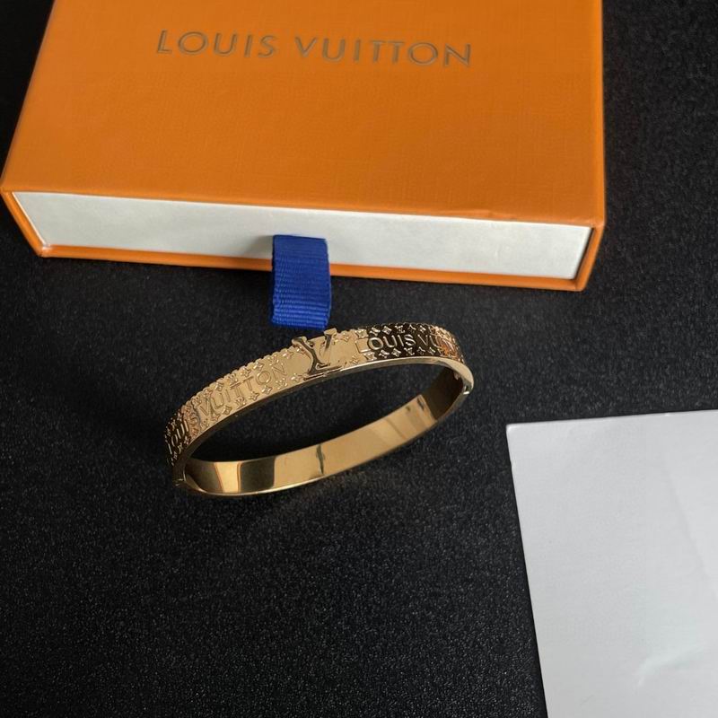 LV Bracelet 04yxh76 (7)