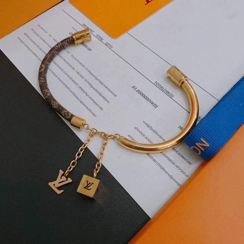 LV Bracelet 04yxh87 (1)