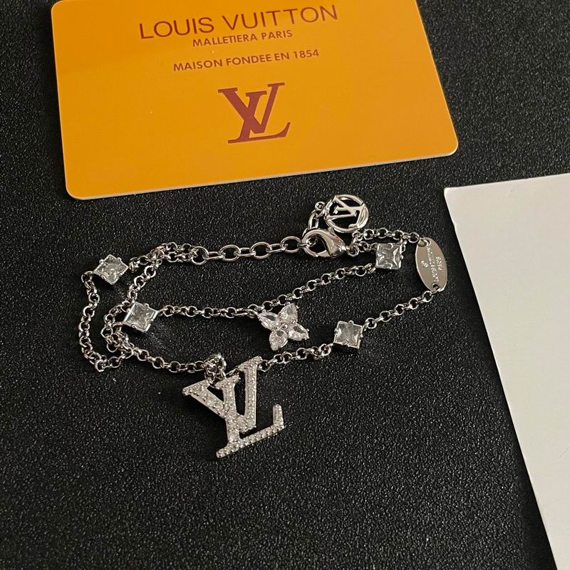 LV Bracelet 04yxh88 (3)