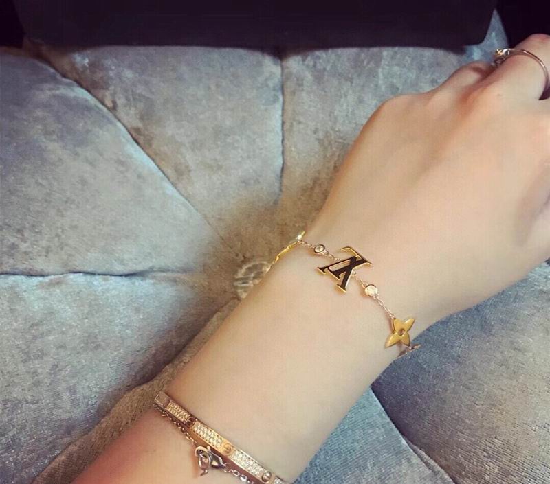 LV Bracelet 04yxh89 (6)