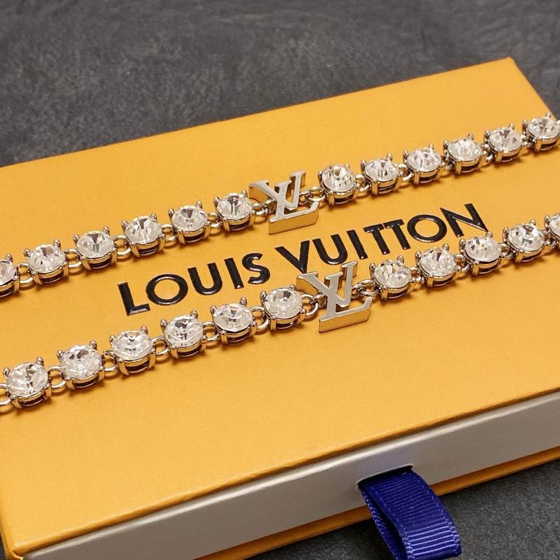 LV Bracelet 04yxh91 (5)