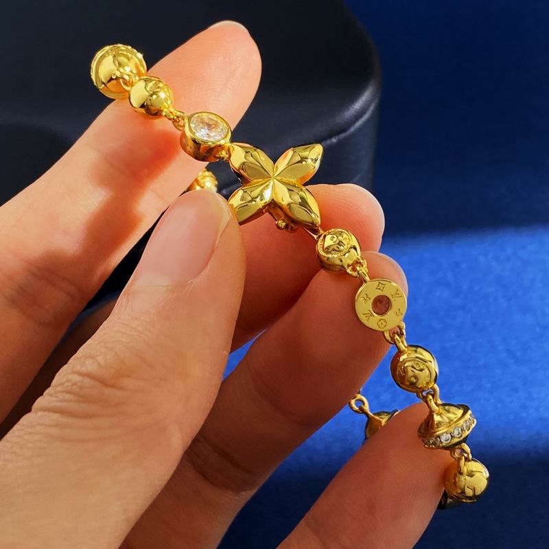 LV Bracelet 04yxh95 (8)