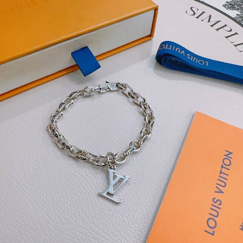 LV Bracelet 04yxh96 (1)