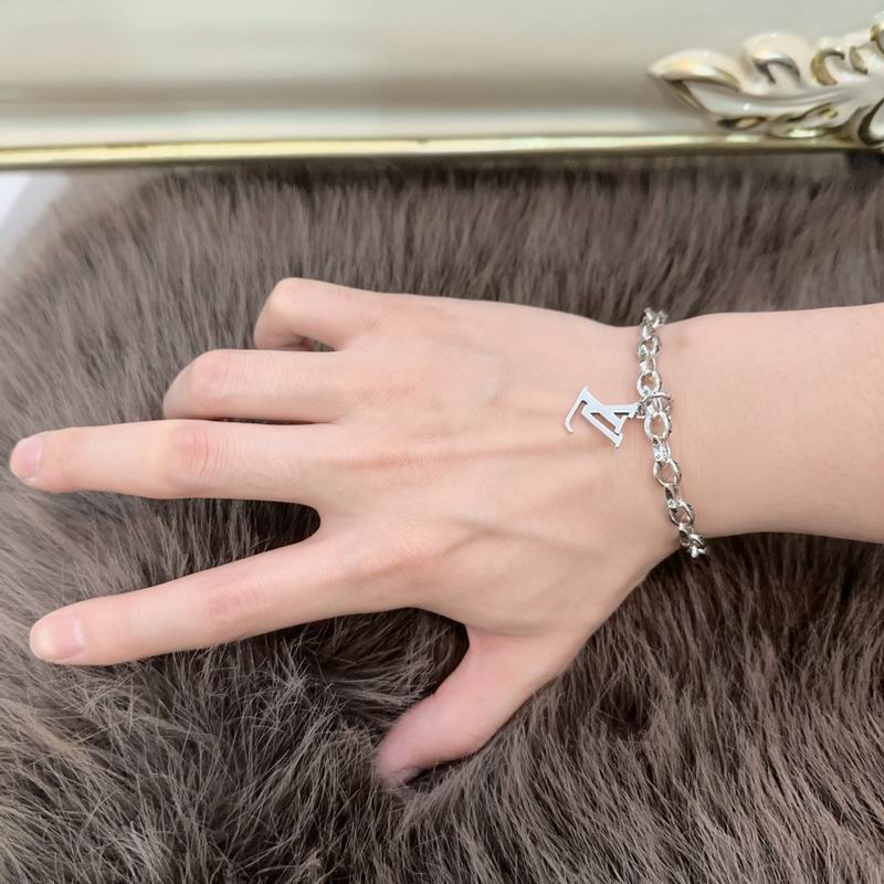 LV Bracelet 04yxh96 (5)
