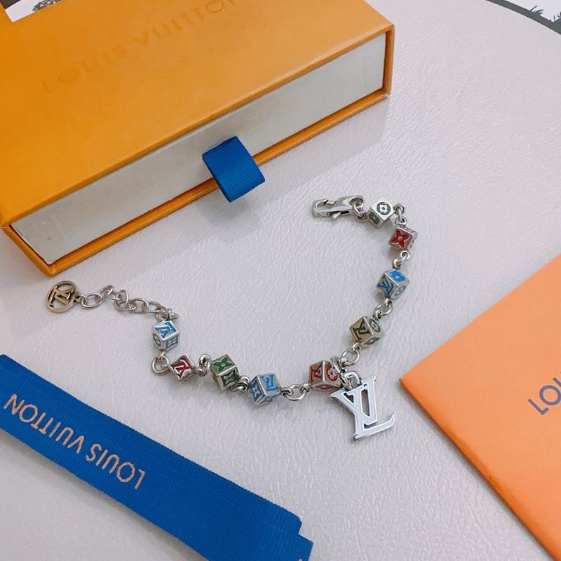 LV Bracelet 04yxh97 (4)
