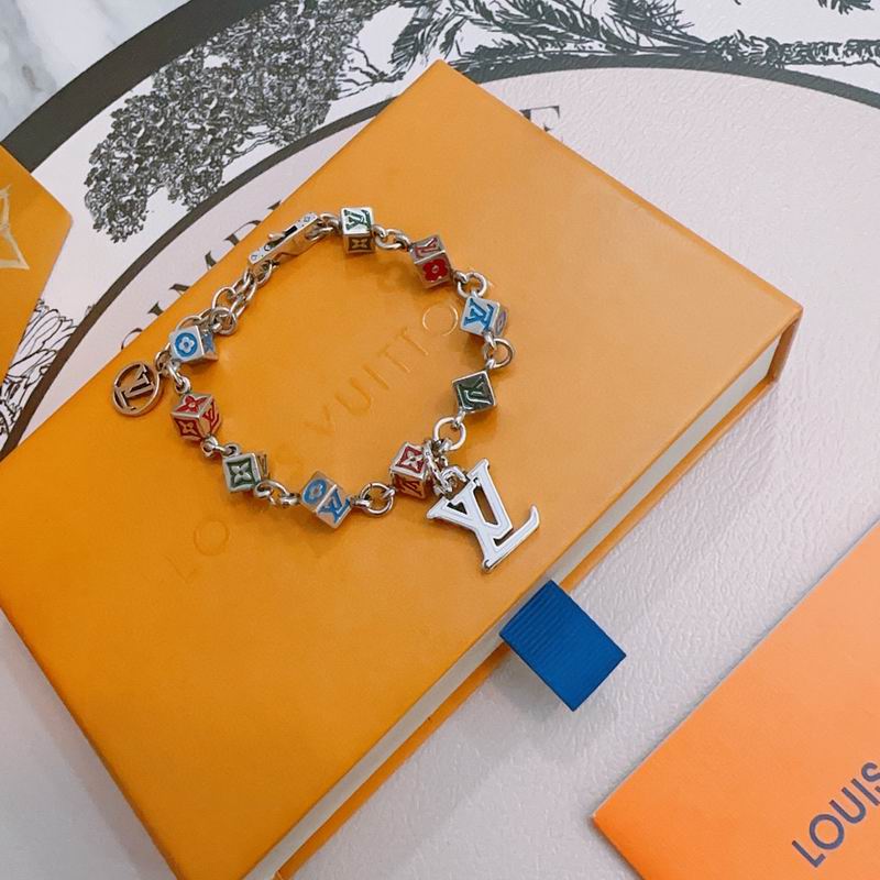 LV Bracelet 04yxh97 (5)