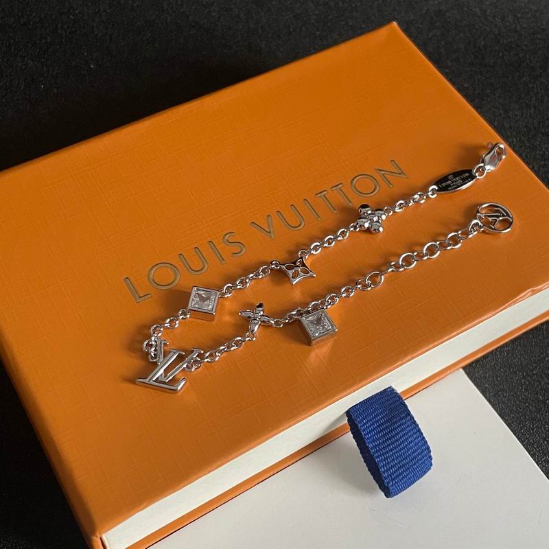 LV Bracelet 04yxh99 (4)