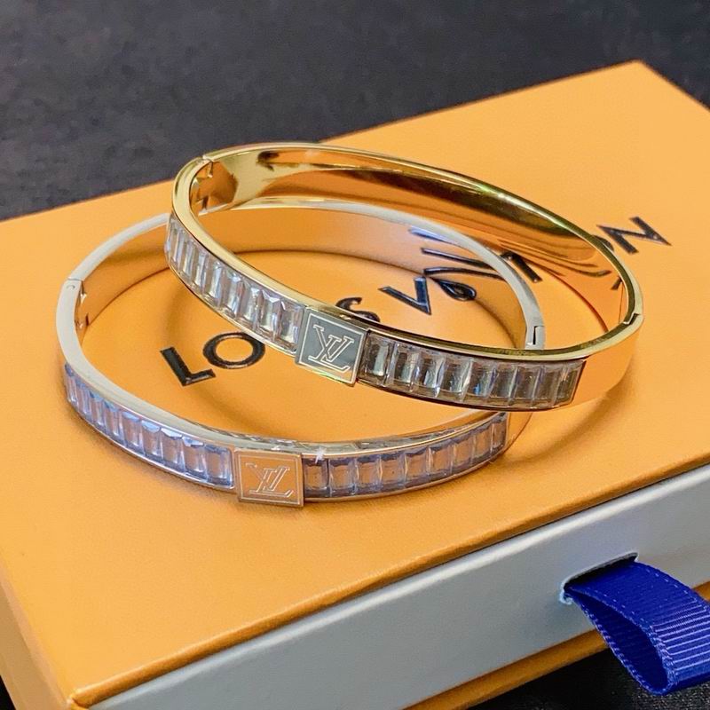 LV Bracelet 05yxh02 (1)