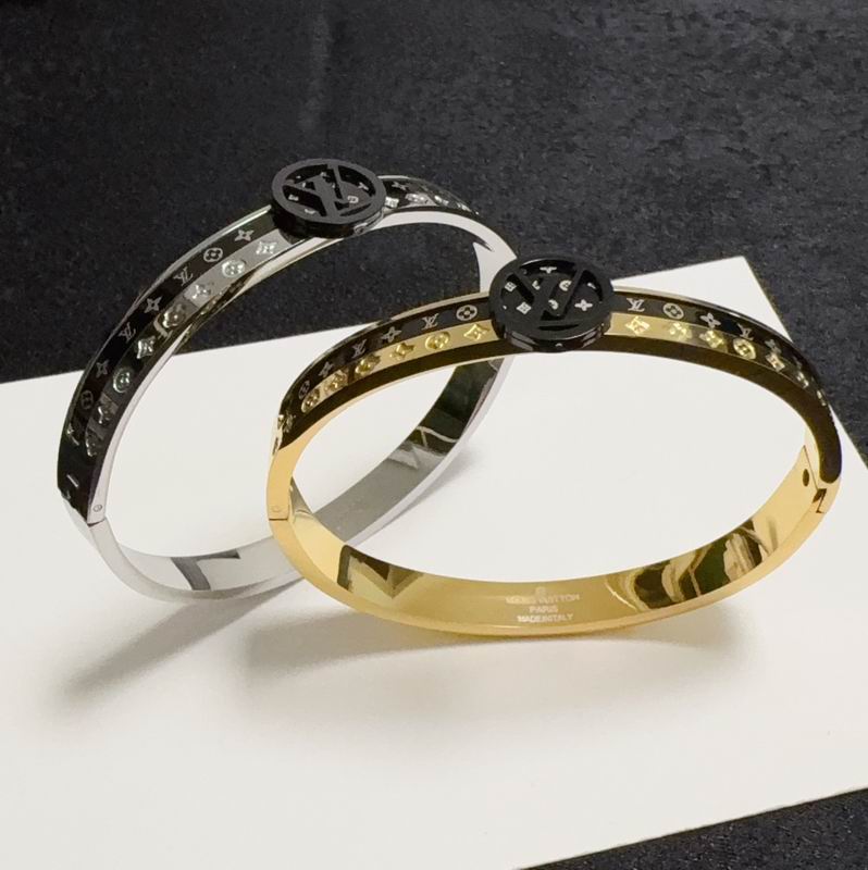 LV Bracelet 05yxh100 (1)