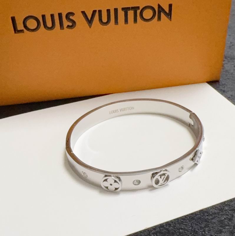 LV Bracelet 05yxh101 (2)