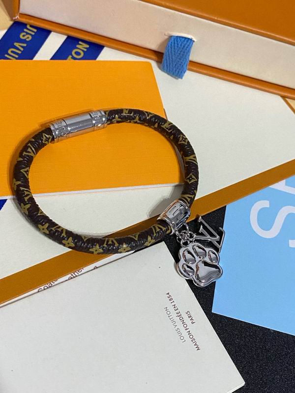LV Bracelet 05yxh107 (1)