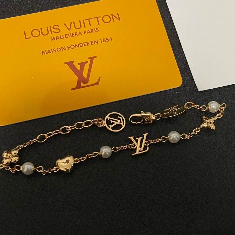 LV Bracelet 05yxh108 (2)