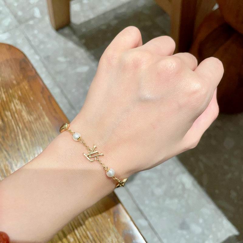 LV Bracelet 05yxh108 (4)