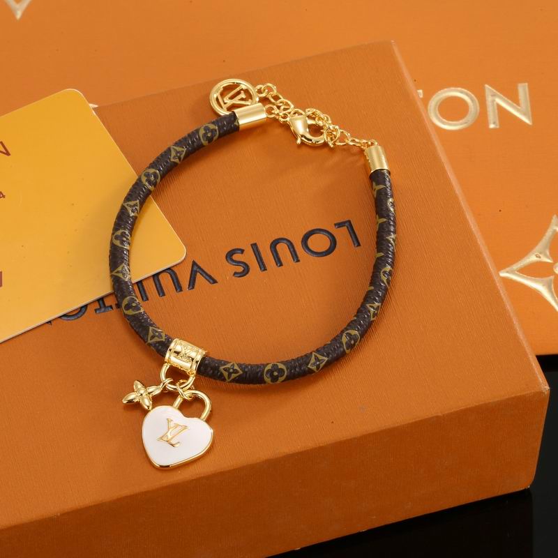 LV Bracelet 05yxh12 (2)