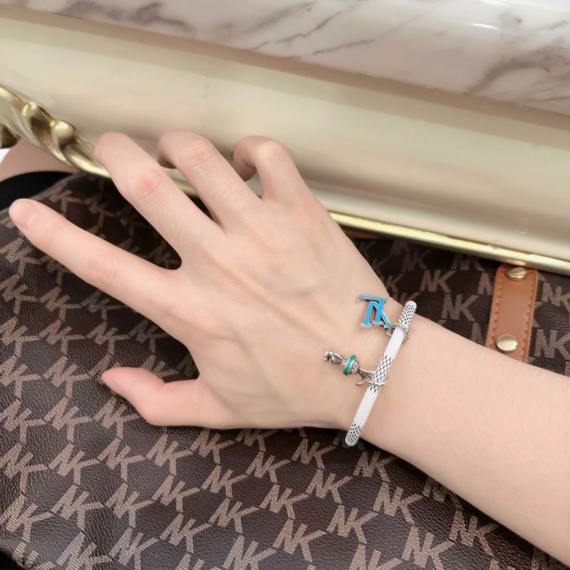 LV Bracelet 05yxh20 (5)