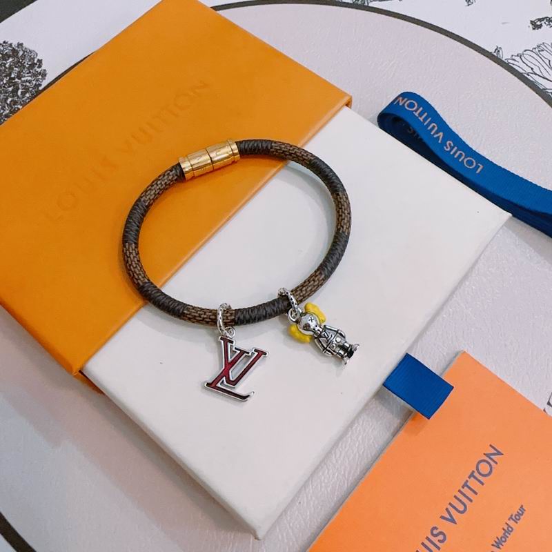 LV Bracelet 05yxh21 (1)