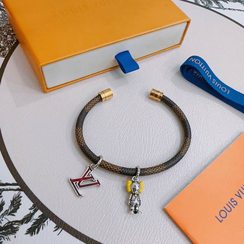 LV Bracelet 05yxh21 (2)