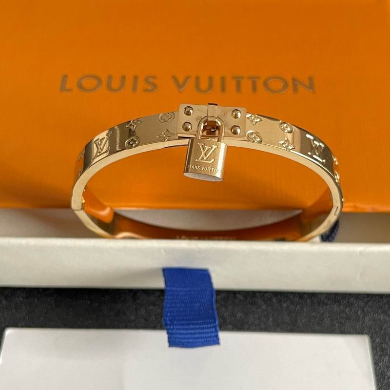 LV Bracelet 05yxh22 (1)