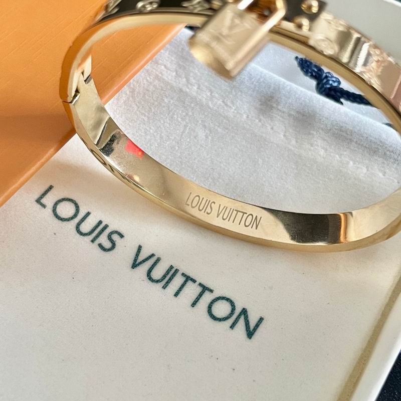 LV Bracelet 05yxh22 (2)