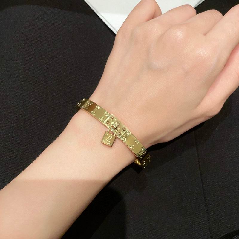 LV Bracelet 05yxh22 (5)