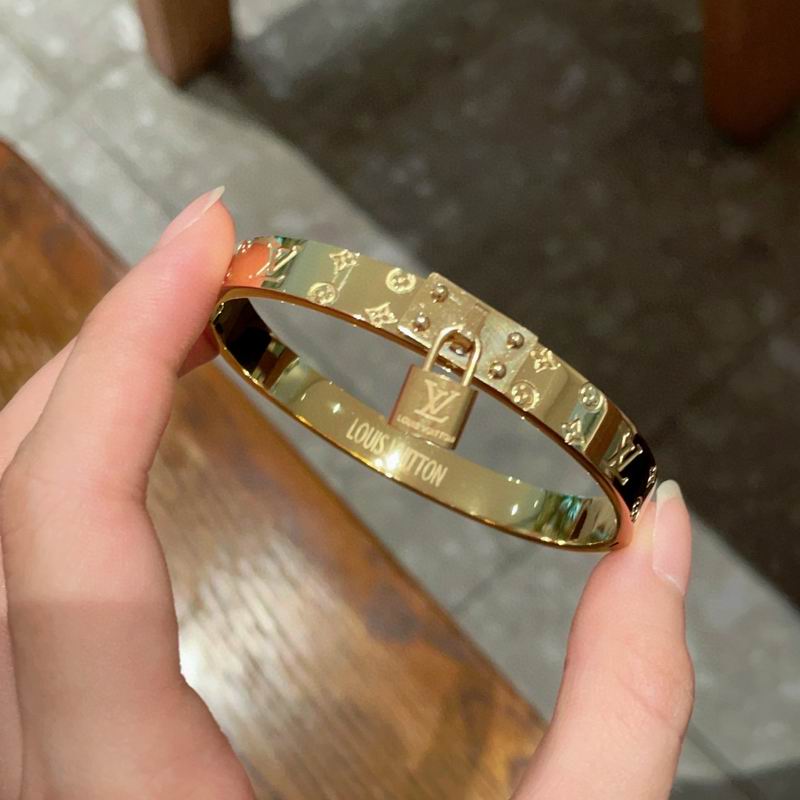 LV Bracelet 05yxh22 (6)