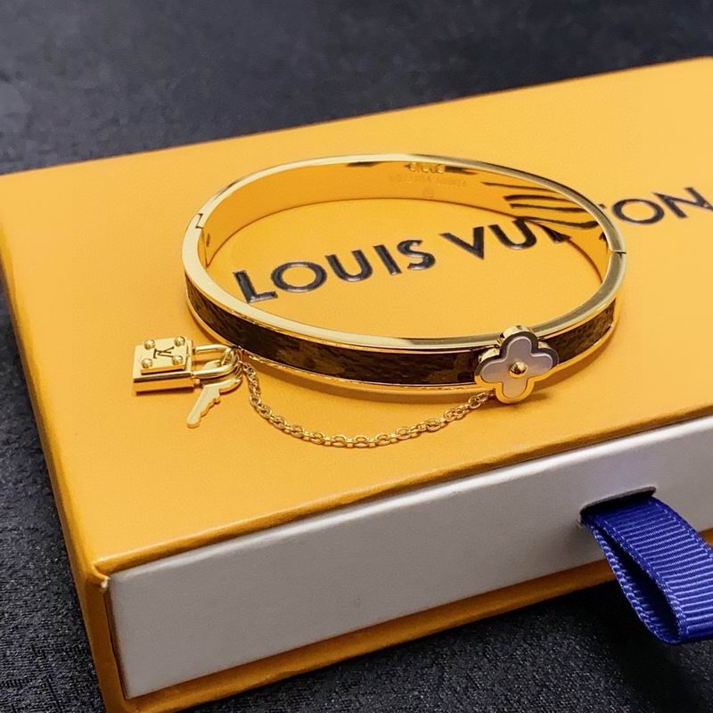 LV Bracelet 05yxh23 (2)