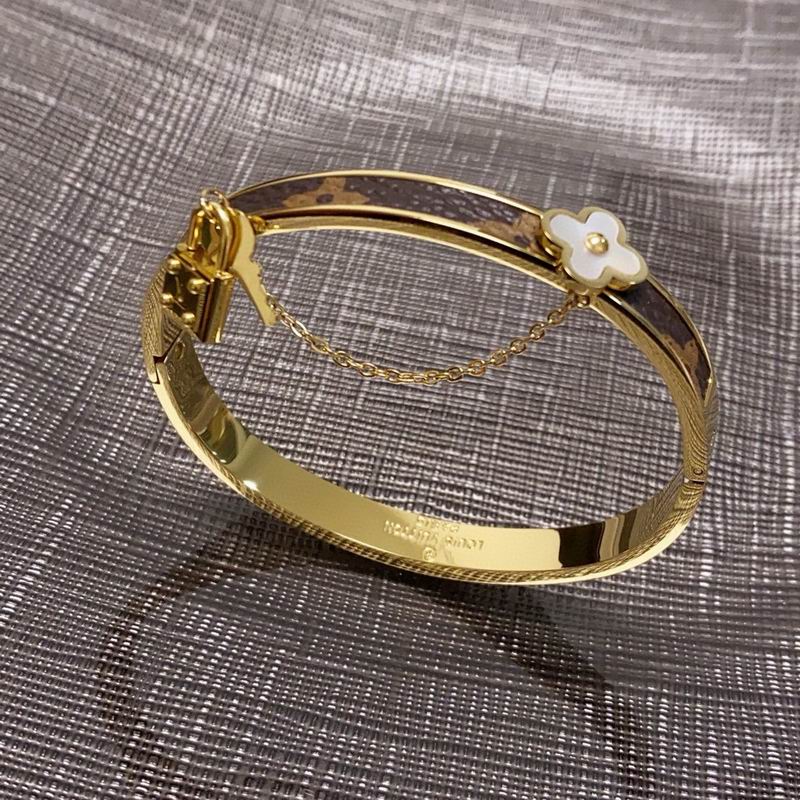 LV Bracelet 05yxh23 (7)
