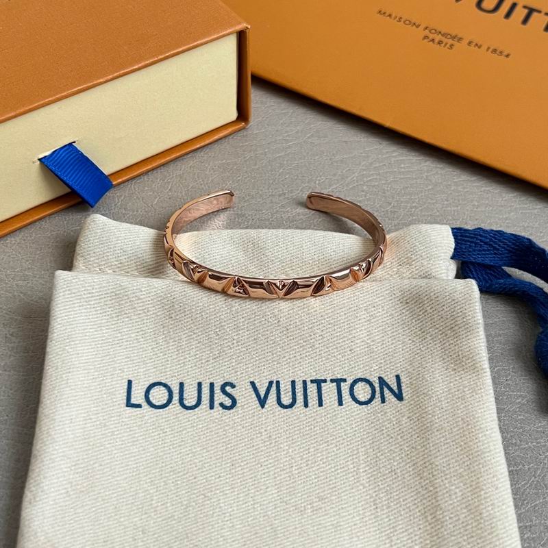 LV Bracelet 05yxh31 (2)
