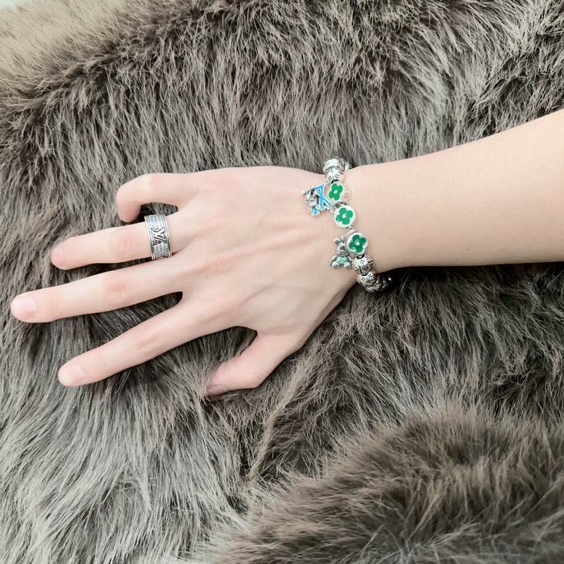 LV Bracelet 05yxh33 (5)