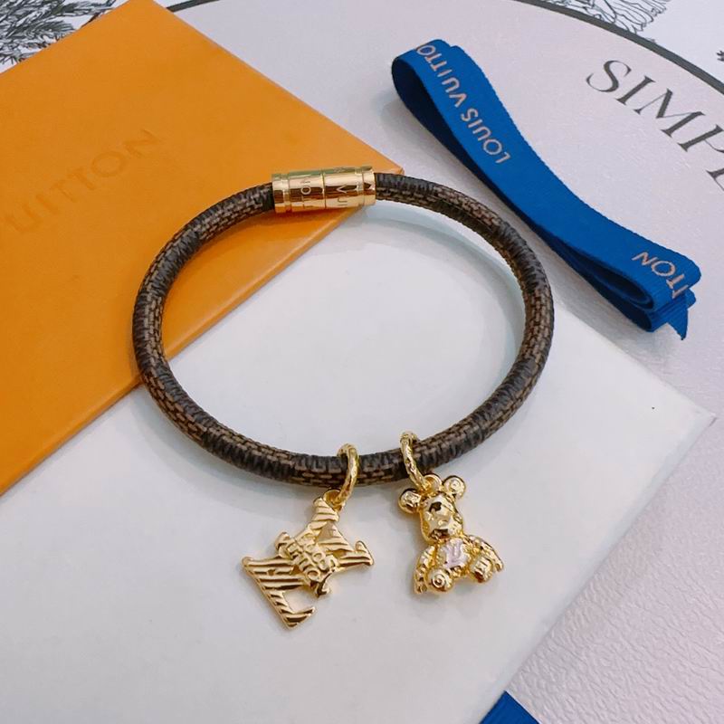 LV Bracelet 05yxh37 (1)