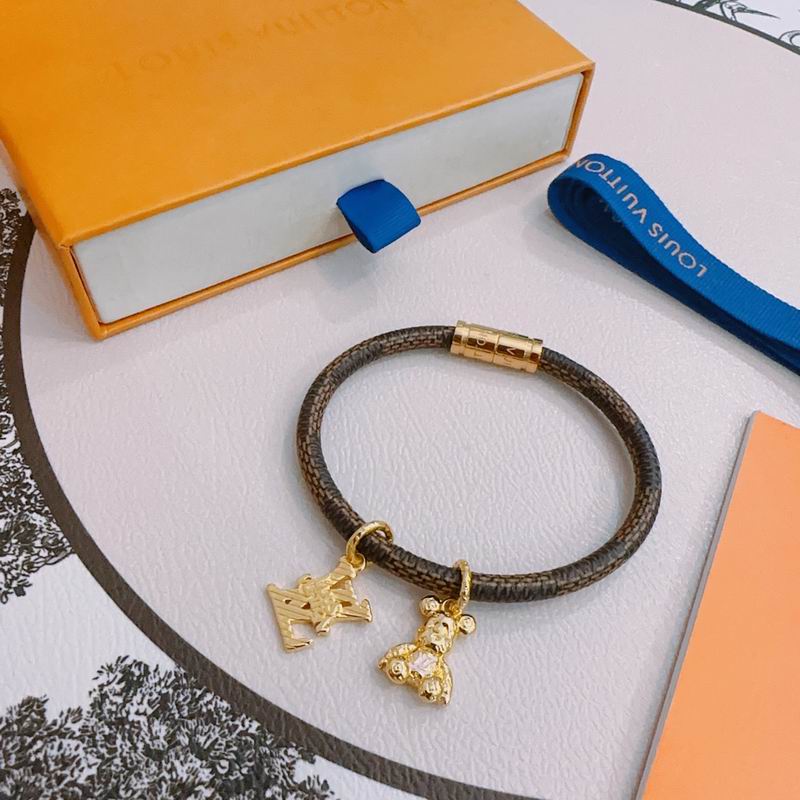 LV Bracelet 05yxh37 (2)