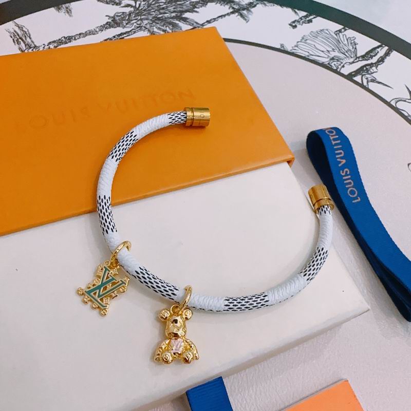 LV Bracelet 05yxh38 (2)