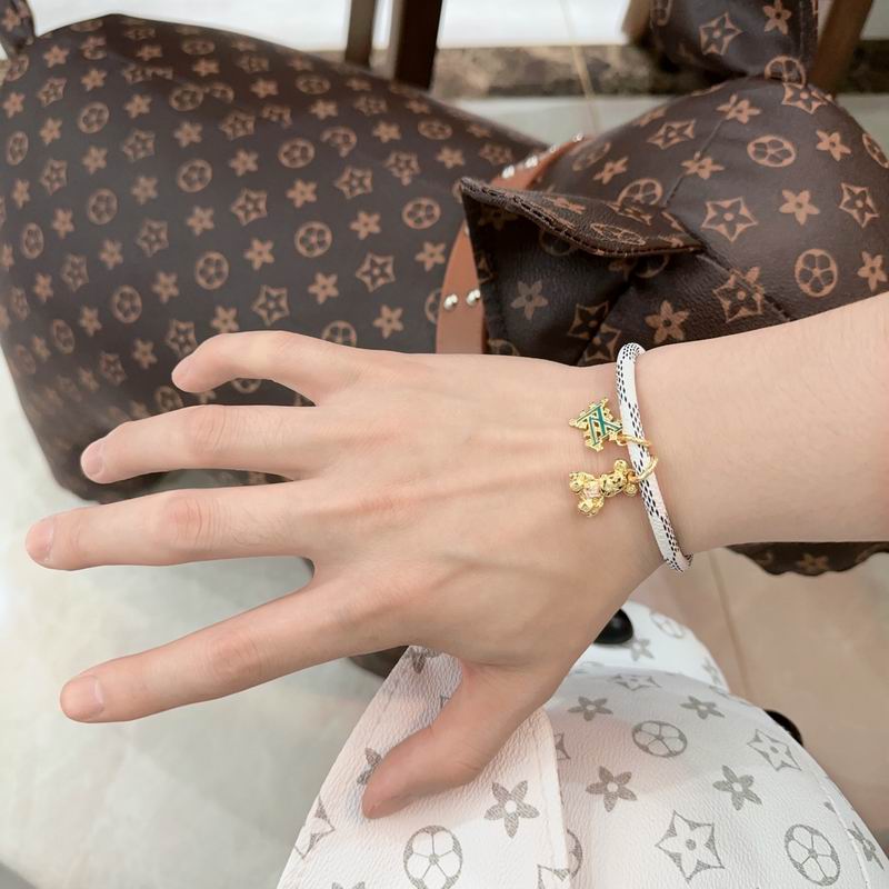 LV Bracelet 05yxh38 (5)