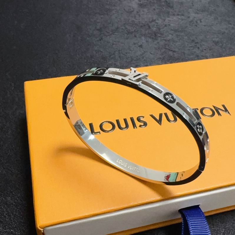 LV Bracelet 05yxh39 (3)