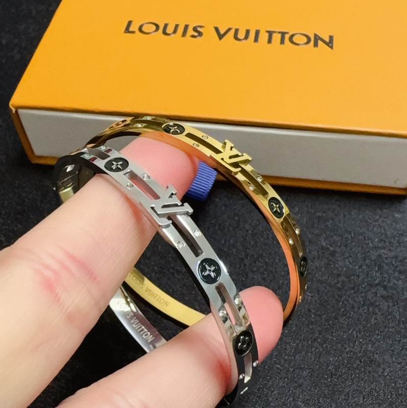 LV Bracelet 05yxh39 (6)