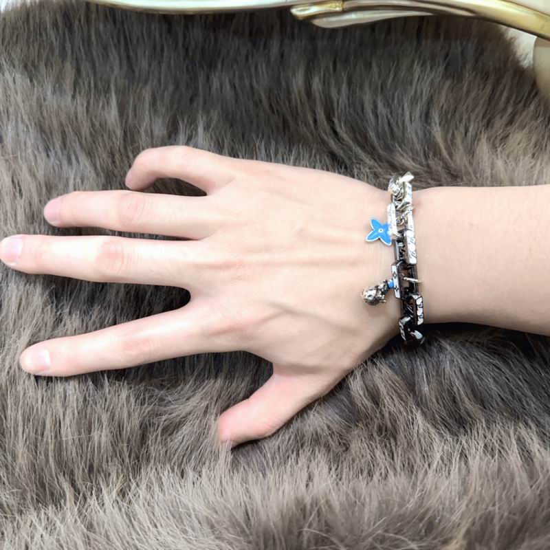 LV Bracelet 05yxh41 (5)