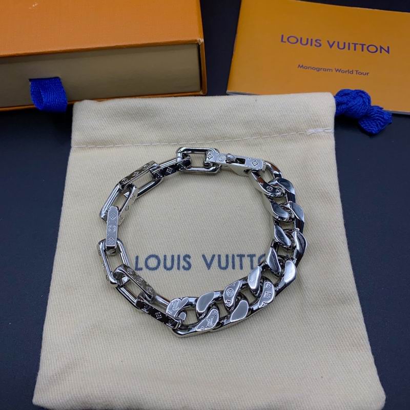LV Bracelet 05yxh46 (1)