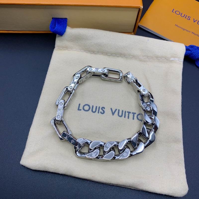 LV Bracelet 05yxh46 (2)