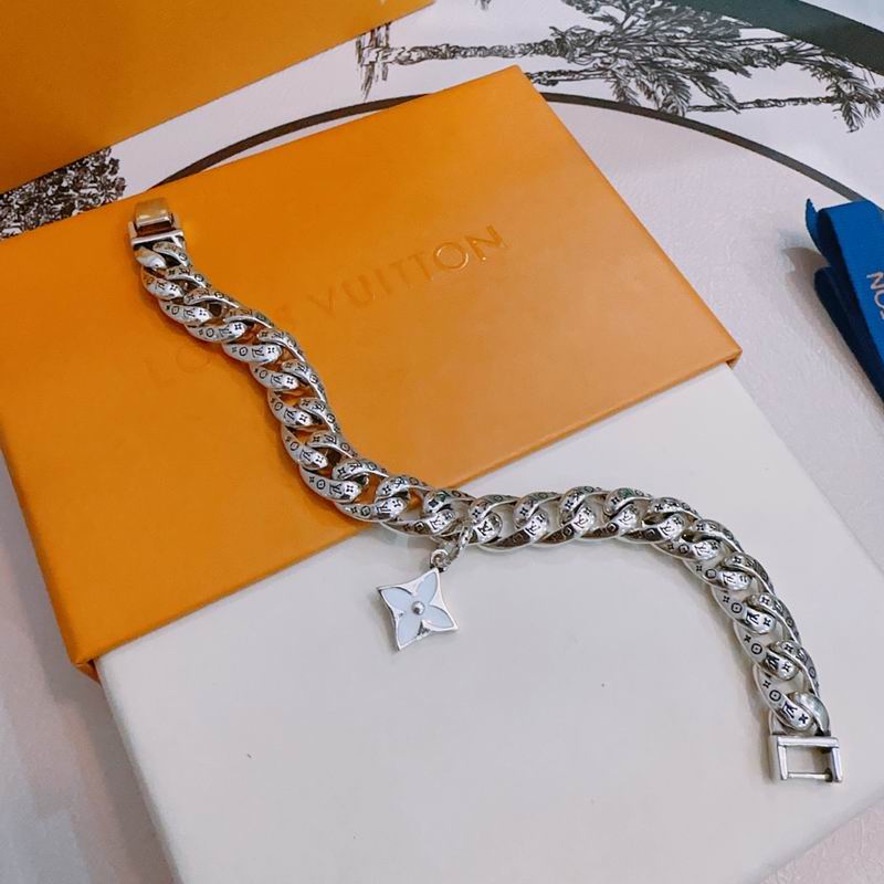 LV Bracelet 05yxh52 (4)